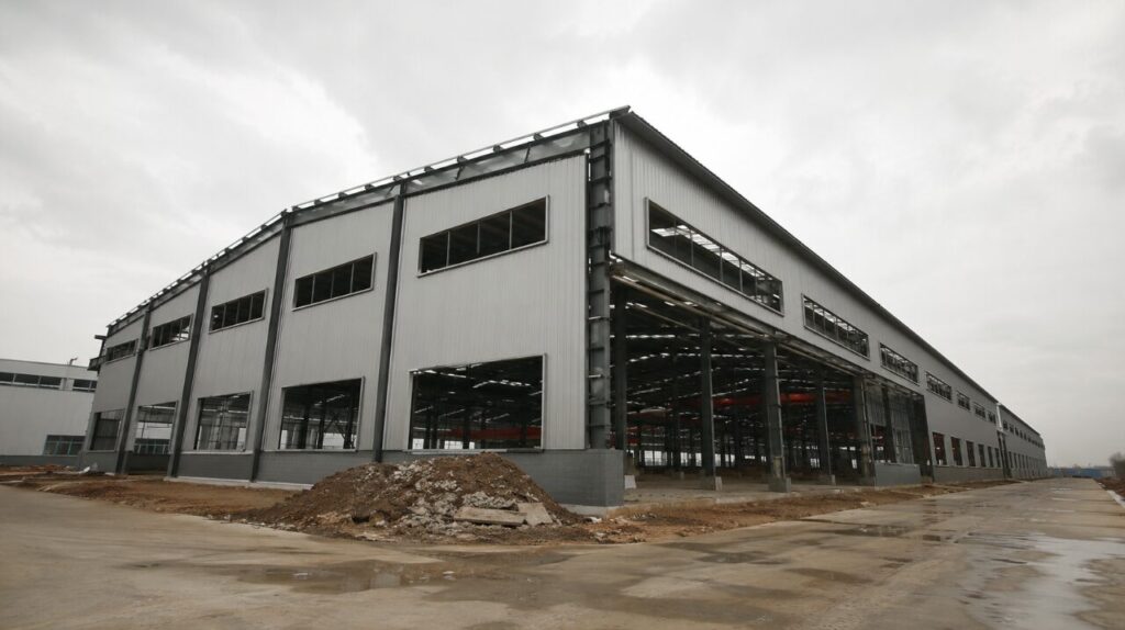 20 × 20 steel building for people